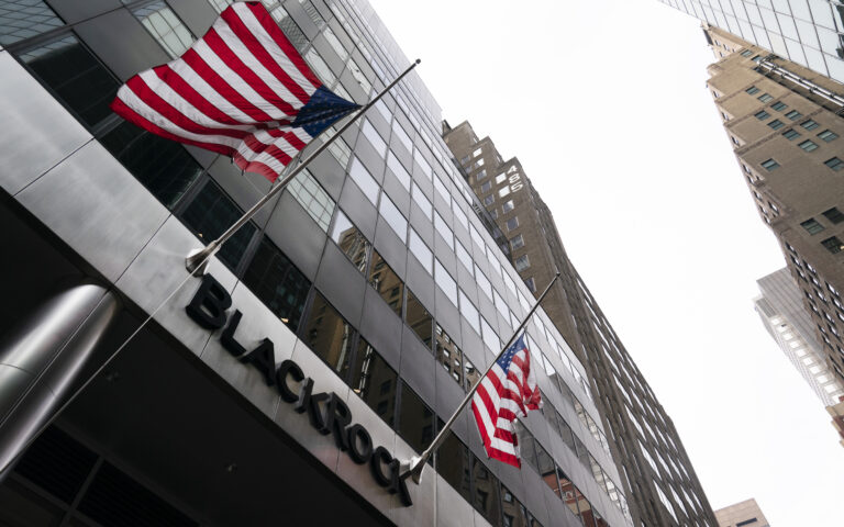 CEO της BlackRock: Η απόδοση του αμερικανικού 10ετούς θα ξεπεράσει το 5%