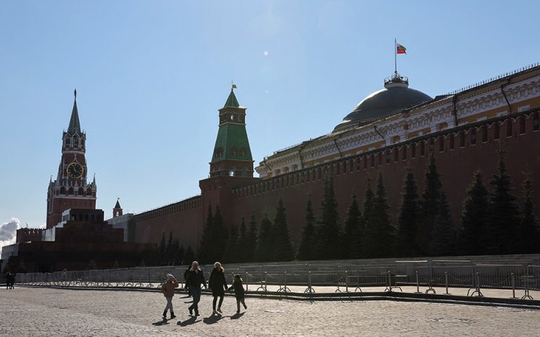 Το Χρηματιστήριο της Μόσχας θα απαγορεύσει τη χρήση δολαρίων ως εγγύηση από τις 29 Αυγούστου