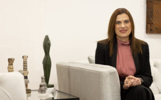 Στην Αίγυπτο για επαφές με ομολόγους της και ως επικεφαλής επιχειρηματικής αποστολής η υπουργός Ενέργειας της Κύπρου