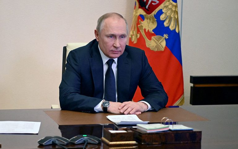 Β. Πούτιν: Η Δύση έβαλε «αυτογκόλ» επιβάλλοντας κυρώσεις στη Ρωσία