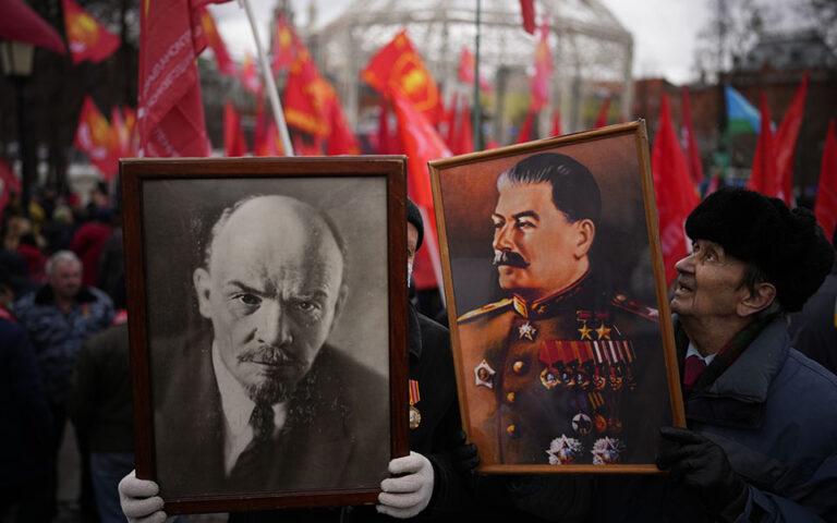 D – Day σήμερα για τη Ρωσία; Τι θα σημάνει η πρώτη χρεοκοπία από την επανάσταση των Μπολσεβίκων
