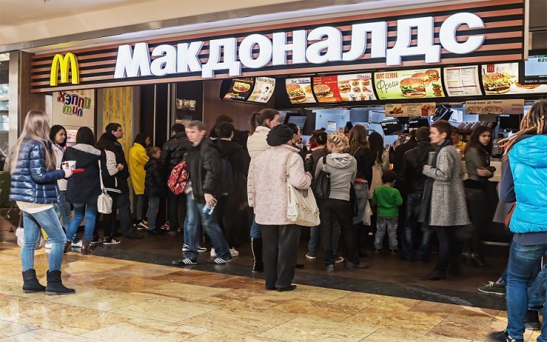 Άδεια καταστήματα: Πώς είναι η ζωή χωρίς Zara και McDonald’s στη Ρωσία