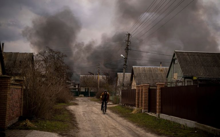 Ουκρανία: Ανθρωπιστικοί διάδρομοι για 4 πόλεις – Στέλνουν τους αμάχους στη Ρωσία