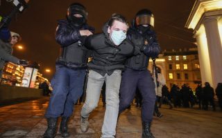 Ρωσία: Συνελήφθησαν περισσότεροι από 250 διαδηλωτές κατά του πολέμου
