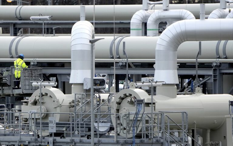 Bloomberg: Mytilineos, ΔΕΠΑ και η ουγγρική ΜΕΤ προμηθεύουν με φυσικό αέριο τη Βουλγαρία