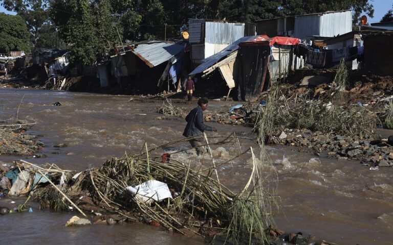 Νότιος Αφρική: Τουλάχιστον 443 οι νεκροί από τις πλημμύρες
