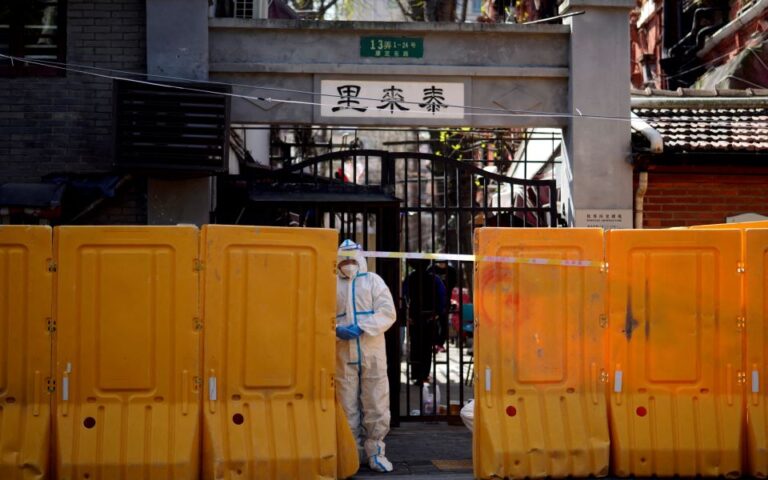 Πρώτοι θάνατοι από COVID-19 στη Σαγκάη μετά την επιβολή lockdown