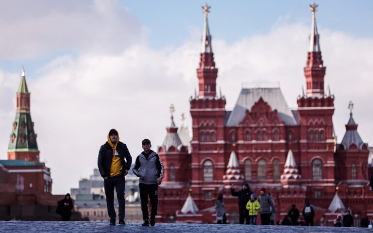Μόσχα: «Αυτοκαταστροφικό» το ευρωπαϊκό εμπάργκο στο πετρέλαιο
