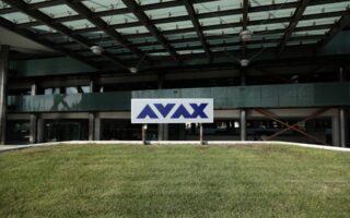 Avax: Καθαρά κέρδη 39,9 εκατ. ευρώ και ανεκτέλεστο 2,2 δισ. το 2022