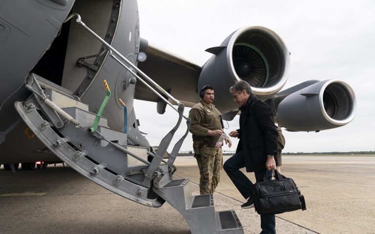 Επιστρέφει σταδιακά η αμερικανική διπλωματική παρουσία στην Ουκρανία 
