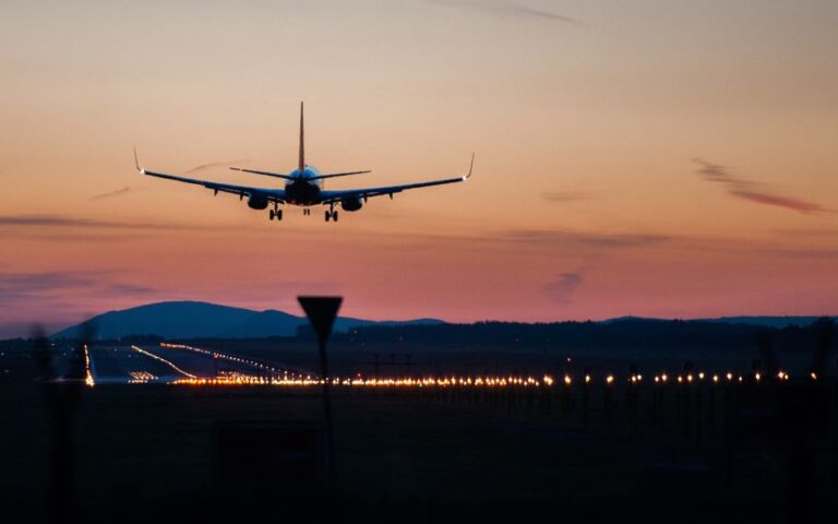 Airmageddon: Η πτήση με 1.000 βαλίτσες και μηδέν επιβάτες