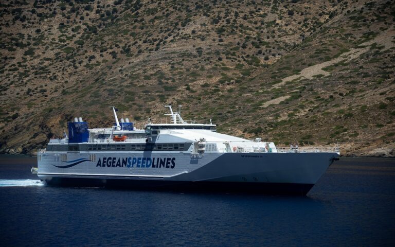 Aegean Speed Lines: Πούλησε το Speedrunner III στην Seajets