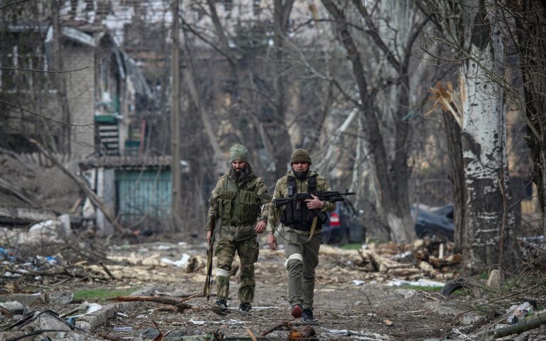 Ιντερπόλ: Κίνδυνος να καταλήξει στα χέρια εγκληματιών μέρος των όπλων που στέλνονται στην Ουκρανία