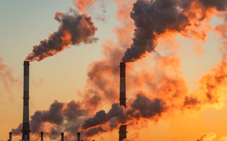 PwC: Ανάγκη για υπερεντατικοποίηση του ρυθμού μείωσης των εκπομπών διοξειδίου του άνθρακα 