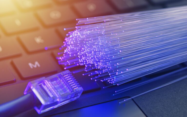 Cosmote: Δωρεάν αναβάθμιση ταχυτήτων και για τις εταιρικές συνδέσεις Dedicated Internet Access (DIA)