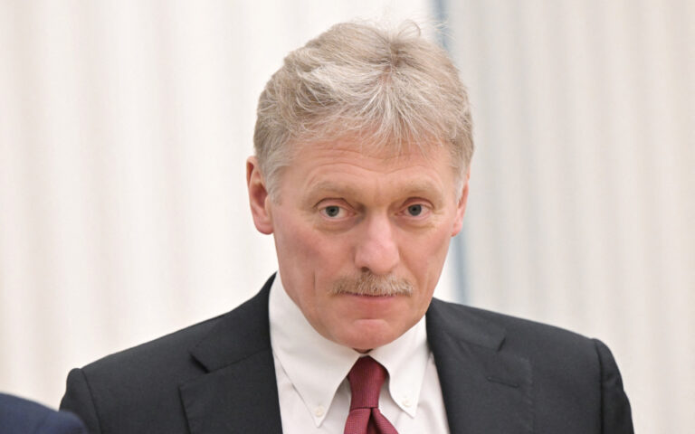 «Παράθυρο» Πεσκόφ για να αποφευχθεί χρεοκοπία: Πληρωμή ευρωομολόγων σε ρούβλια όπως με το φυσικό αέριο 