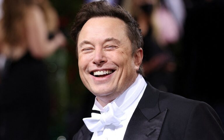 O Elon Musk θέλει να έρθει ύφεση: «Βρέχει χρήμα για τους ανόητους»