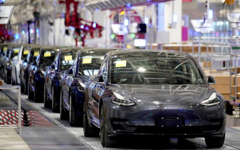 Πού είναι ο ανταγωνισμός της Tesla στα ηλεκτρικά οχήματα;