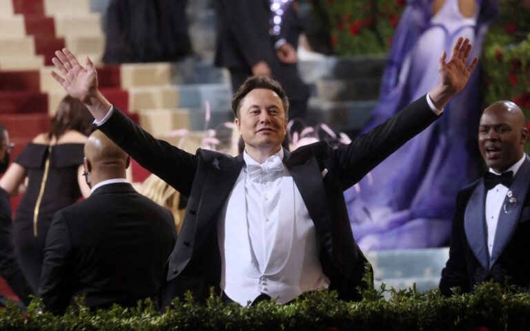 Με διαφορετική συνοδό στο Met Gala ο Elon Musk