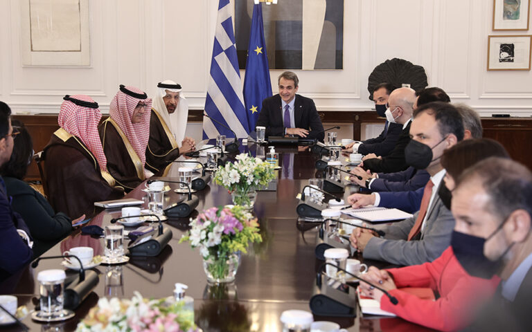Συνάντηση Μητσοτάκη με τον υπουργό Επενδύσεων της Σ. Αραβίας – Τι συζήτησαν