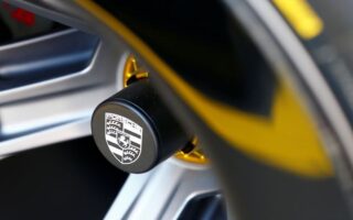 Porsche: Κάτω από την τιμή εισαγωγής πέφτει η μετοχή της