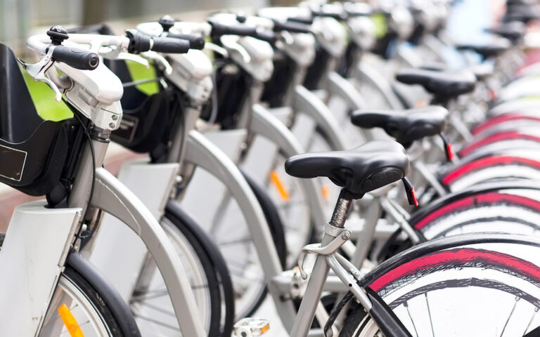 ΕΣΠΑ: Έγκριση σε 161 Δήμους για συστήματα κοινόχρηστων ηλεκτρικών ποδηλάτων