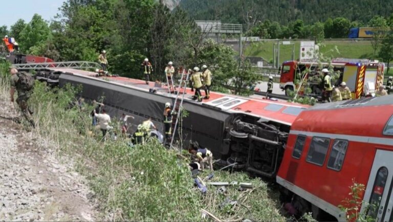Γερμανία: Στους 5 οι νεκροί από το σιδηροδρομικό δυστύχημα στη Βαυαρία