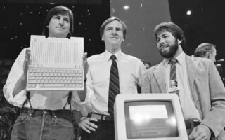 Η επανάσταση του Apple II: Πώς οι Jobs και Wozniak έβαλαν έναν υπολογιστή πάνω στο γραφείο σας