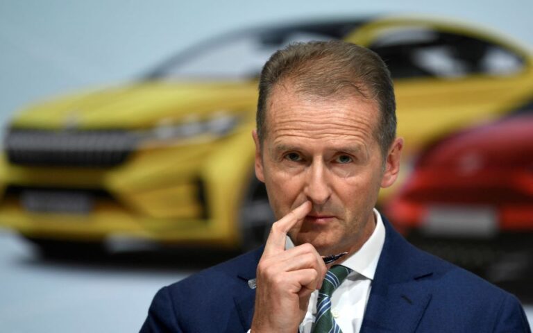 VW: Ξαφνική αποχώρηση του Ντίες – Θα τον αντικαταστήσει ο CEO της Porsche