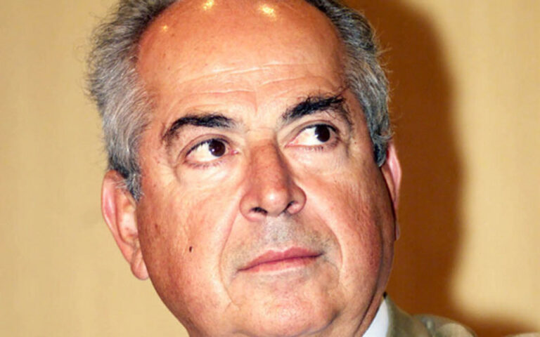 Έφυγε από τη ζωή ο πρώην υφυπουργός και βουλευτής του ΠΑΣΟΚ Δ. Αποστολάκης