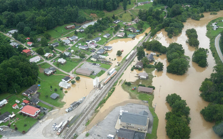 ΗΠΑ: Στους 25 οι νεκροί από τις πλημμύρες στο Κεντάκι (εικόνες)