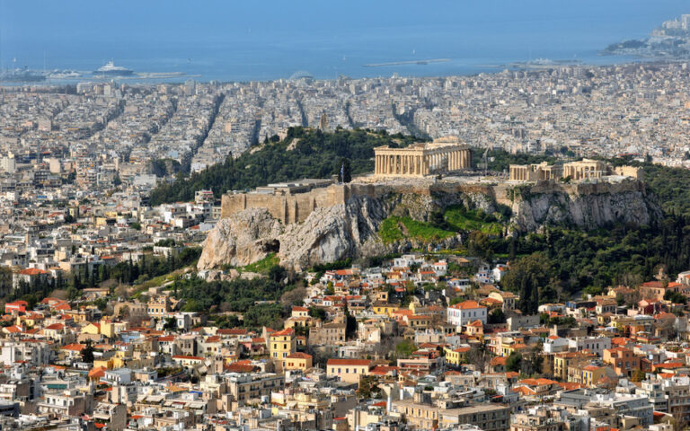 Κομισιόν: Βλέπει ανάπτυξη 4% και πληθωρισμό 8,9% στην Ελλάδα φέτος
