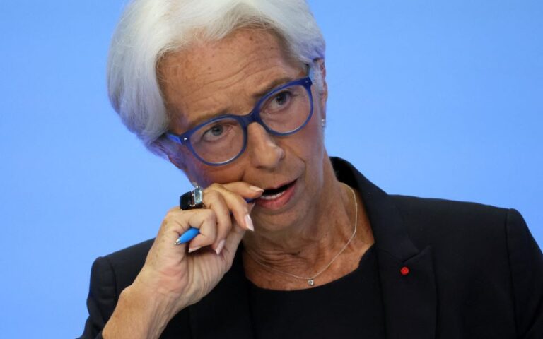 Lagarde: Η ΕΚΤ δεν μπορεί να κηρύξει σύντομα το τέλος των επιτοκιακών αυξήσεων