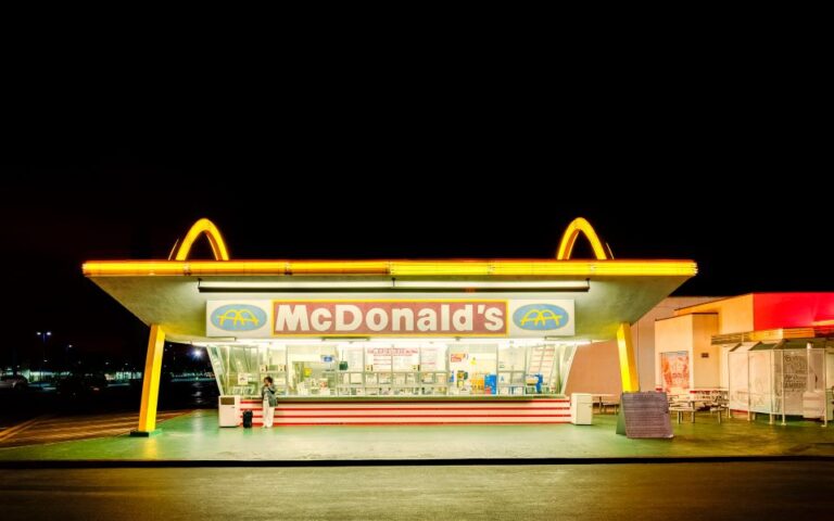 McDonald’s: Τα δύο αδέρφια που πούλησαν το διασημότερο όνομα του κόσμου και γιατί το μετάνιωσαν