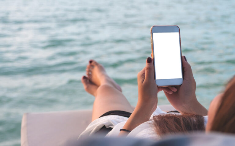 ΕΕΤΤ: Συστάσεις για ασφαλή χρήση κινητού στις διακοπές