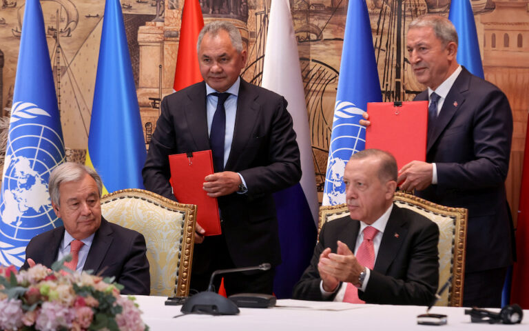 Υπεγράφη η συμφωνία για την απελευθέρωση των σιτηρών από τη Μαύρη Θάλασσα