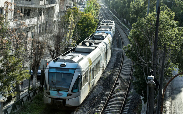 Hellenic Train: Ακυρώσεις και τροποποιήσεις δρομολογίων Προαστιακού Αθήνας και Πάτρας λόγω 3ωρης στάσης εργασίας