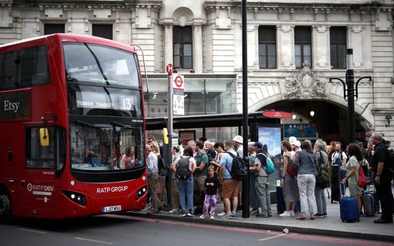 Πονοκέφαλος στις μεταφορές του Λονδίνου: Απεργία στο μετρό παραλύει το δίκτυο