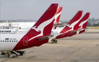 Qantas: Ζητά από τα στελέχη να… βοηθήσουν με τις αποσκευές