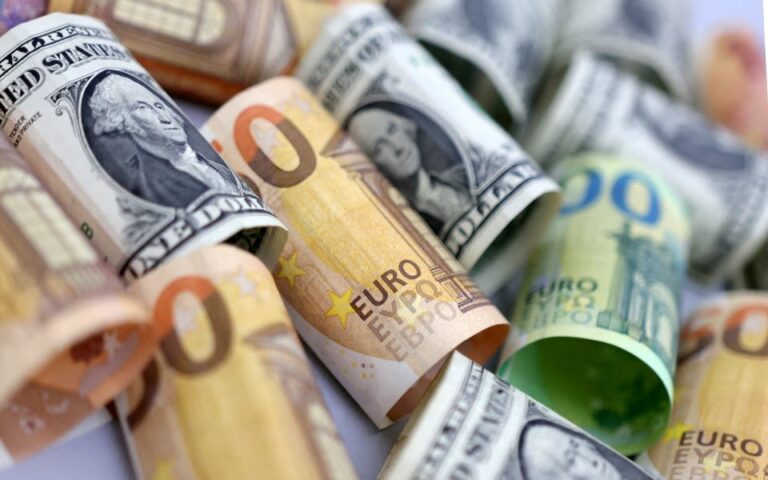 Το ισχυρό δολάριο, τα σχέδια των κεντρικών τραπεζών και το μέλλον του ευρώ