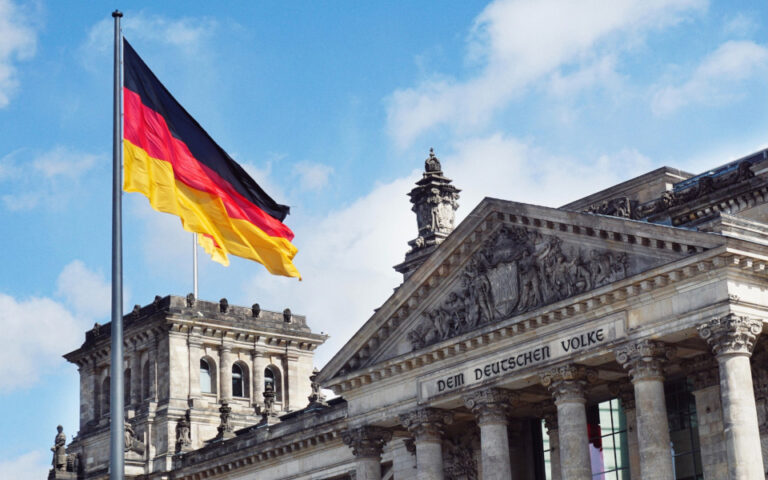 Γερμανία: Προβλέψεις ότι θα γλιτώσει την ύφεση το 2023