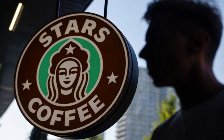 Τι Starbucks, τι Stars Coffee: Οι Ρώσοι επιχειρηματίες έχουν -λίγη- φαντασία