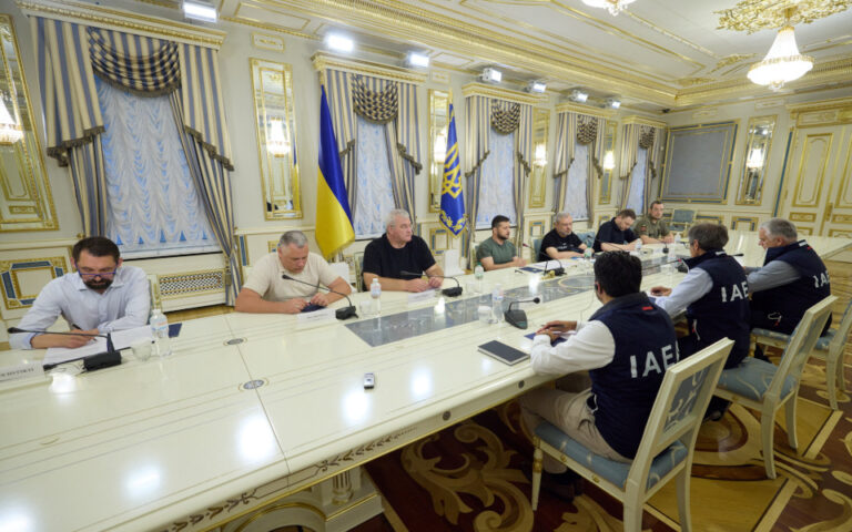 Στο Κίεβο η αποστολή του Διεθνούς Οργανισμού Ατομικής Ενέργειας – Συνάντηση με Ζελένσκι