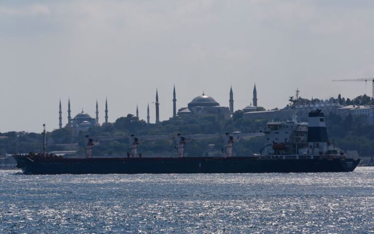 Τουρκία: Αύριο ο απόπλους τριών πλοίων με σιτηρά από λιμάνια της Ουκρανίας