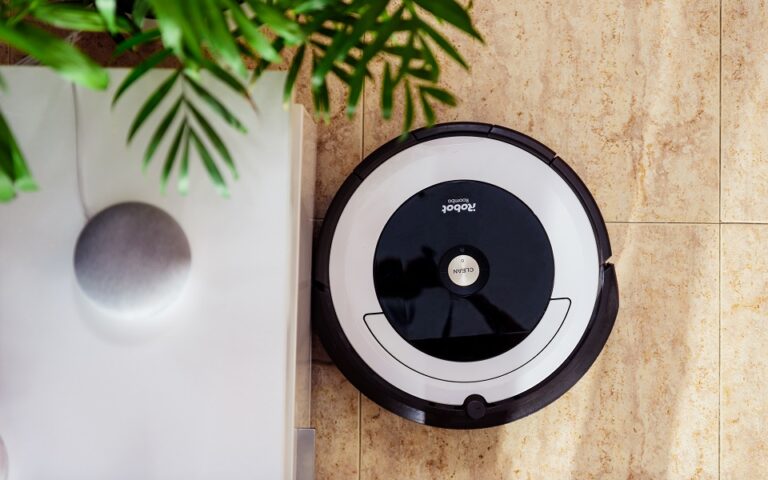 Στην αγορά smart οικιακών συσκευών μπαίνει η Amazon: Εξαγορά 1,65 δισ. της iRobot