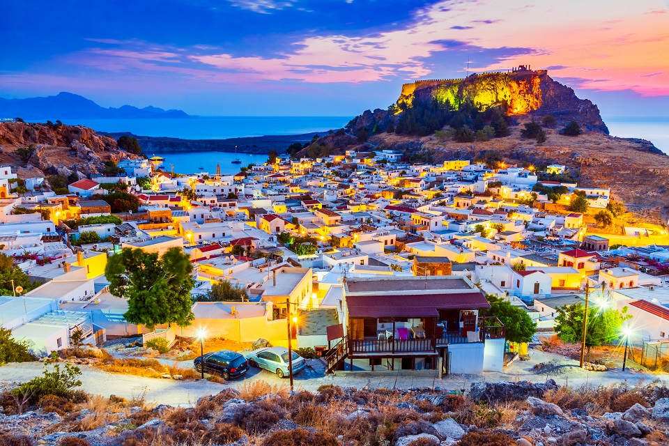 Πόλεις με ασφυκτικά πολλούς τουρίστες: Δύο ελληνικοί προορισμοί στη δεκάδα-3