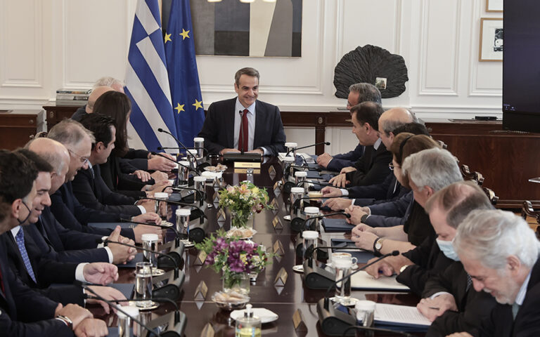 Κυβέρνηση: Ανάδειξη των διαιρετικών τομών με τον ΣΥΡΙΖΑ