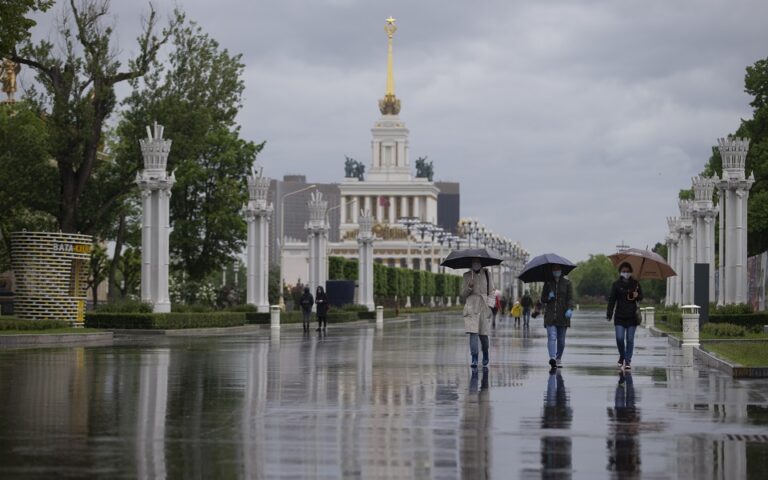 Περιορισμένος ο αντίκτυπος των κυρώσεων στη Ρωσία: Πότε θα γίνει «σοβαρή» ζημιά;