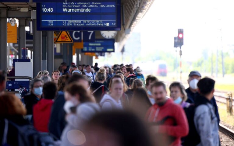 Βερολίνο: «Κλείδωσε» στα 29 ευρώ το μηνιαίο εισιτήριο για τις μεταφορές