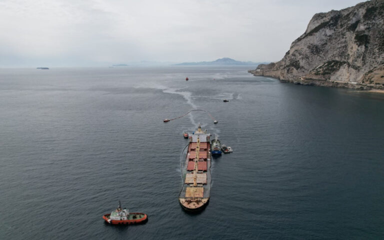 Ισπανία: Φόβοι για ρύπανση ανοιχτά του Γιβραλτάρ από διαρροή καυσίμων σε πλοίο